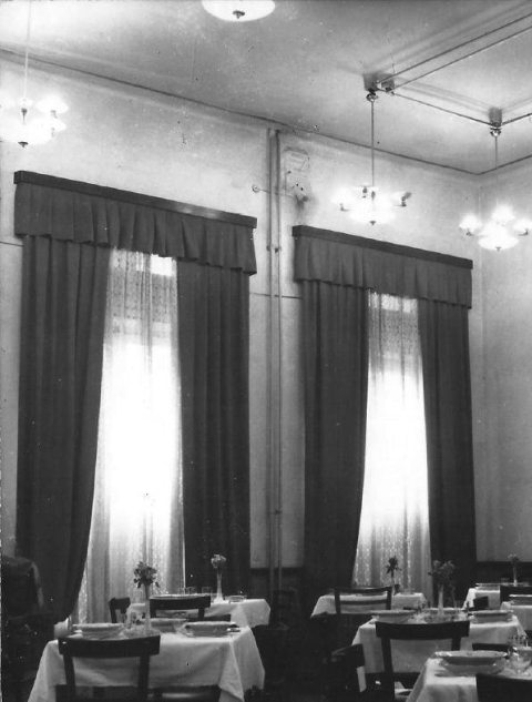 1950-Üzlettér, Belvárosi Étterem (Facebook: Régi Pécs)